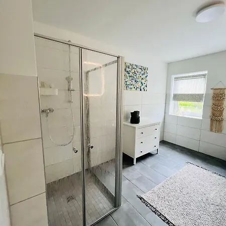 Zweibettzimmer Mit Gemeinschaftsbad-,kueche & Wohnzimmer Хостел *